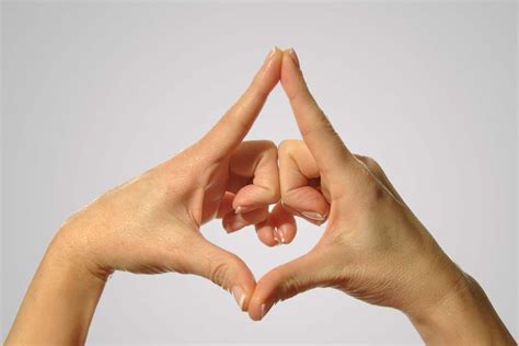 Legendary Anxiety Relief at Your Fingertips: 5 Yoga Mudras for Quick R – ENEKA ELEMENTS