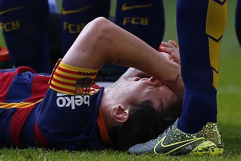 Lionel Messi Injury Update: Barcelona Star out 7-8 Weeks with Torn Knee ...