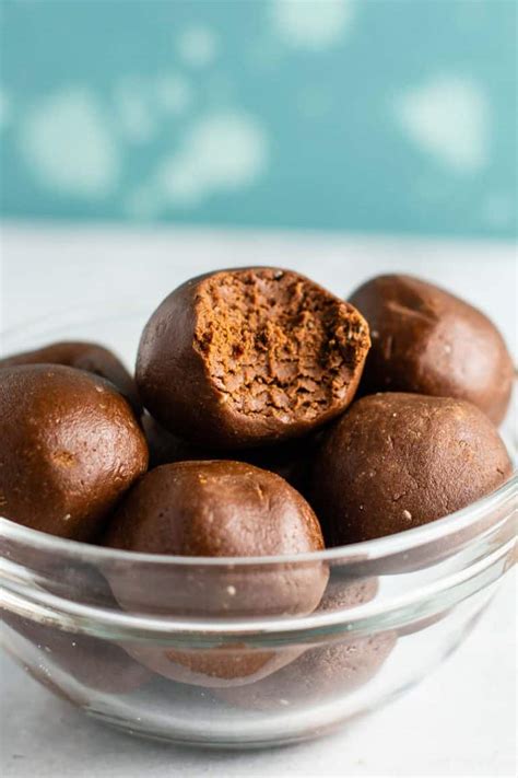 Chocolate Protein Balls Recipe - Build Your Bite