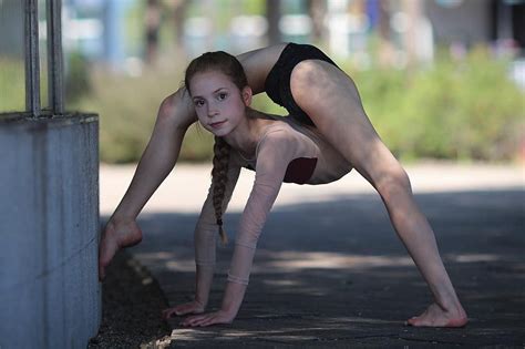 @annaemcnulty @annaemcnultyxo_ #contortion #flexibility #annaemcnulty #annamcnulty #annamc ...