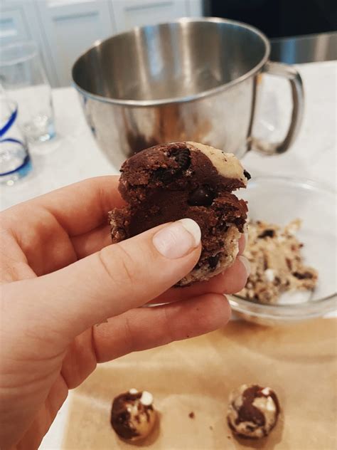 Peppermint Oreo Swirl Cookies - So Cosmopoliteen