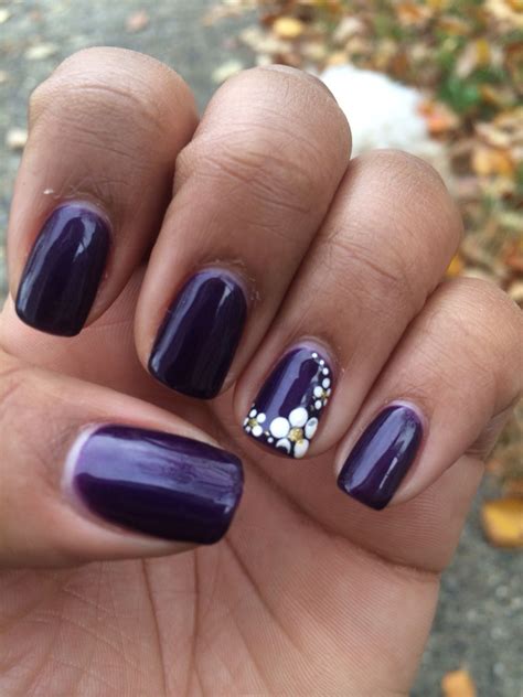 Dark purple gel polish with designs Dark Purple Nails, Purple Manicure ...