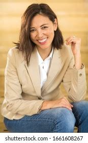 Portrait Business Casual Asian Woman Stock Photo 1661608267 | Shutterstock