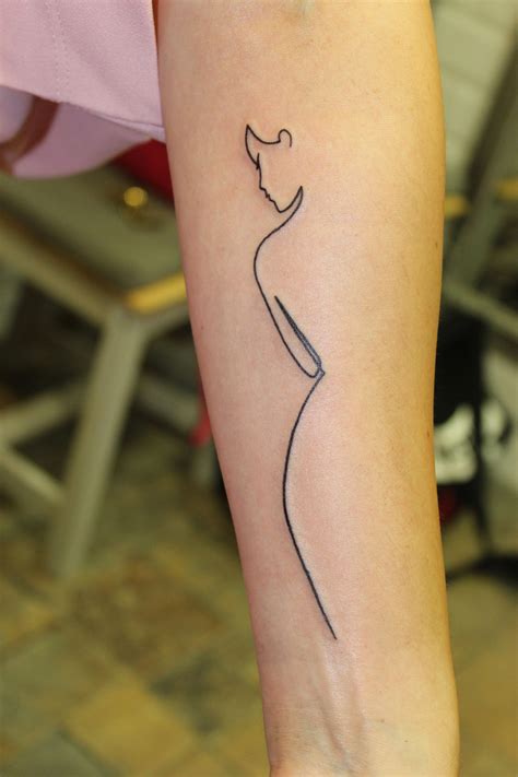 simplistic tattoo minimalist #Minimalisttattoos | Minimalist tattoo, Simple line tattoo ...