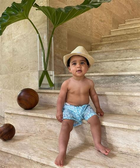 Khloé Kardashian shares rare video of son Tatum exploring the backyard ...