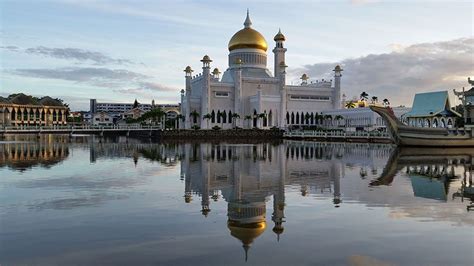 Bandar Seri Begawan, Brunei | Brunei travel, Southeast asia travel, Bandar seri begawan