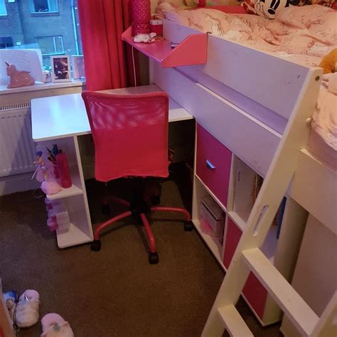 Girls mid sleeper cabin bed with desk. in PR6 Chorley für 300,00 £ zum Verkauf | Shpock DE