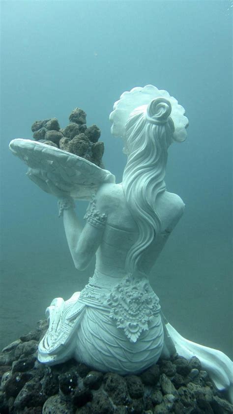 10 Breathtaking Underwater Statues and Sculptures | Underwater ...