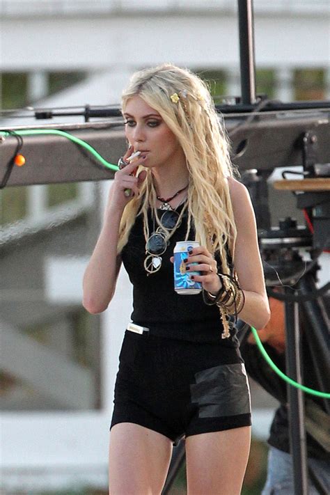 Taylor Momsen at the beach in pink -27