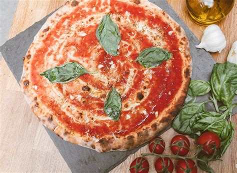 Al Capone Holzofen Bio Pizza Wien - delivery & menu | foodora.at (mjam.net)