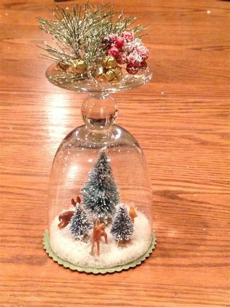 Snow globe made from an upside down drinking glass | Hıristiyan dekorasyon elişleri, Noel ...