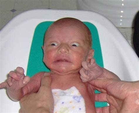 interesting pictures: The Shocked Baby