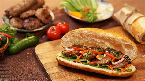 Top 15 địa chỉ bán bánh mì Hà Nội ngon khó cưỡng