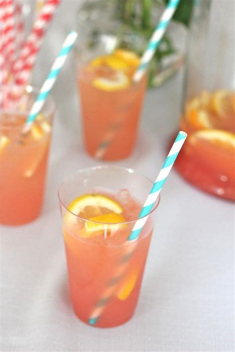 Pitcher perfect: 5 summer cocktails that are great for a crowd | Super bowl party drinks, Summer ...