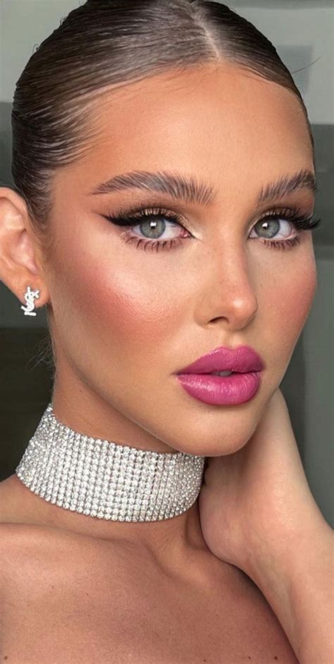 50 Gorgeous Makeup Trends to Try in 2022 : Brunette Glam + Pink Lips I ...