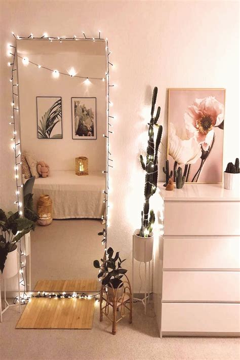 Modern Boho Bedroom Ideasbedroom ivy plants in 2020 | Modern boho bedroom, Aesthetic room decor ...