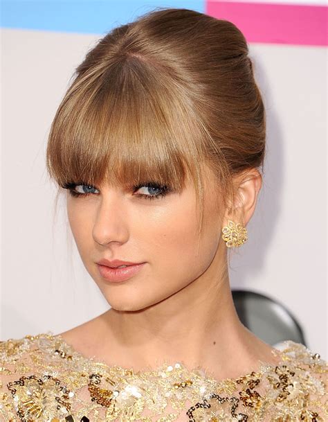 ️Taylor Swift Hairstyle With Bangs Free Download| Gambr.co