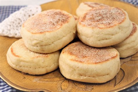 Homemade English Muffins | Homemade english muffins, Recipes, Best ...