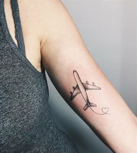 Airplane tattoo | Татуировка авиации, Тату самолет, Маленькие татуировки