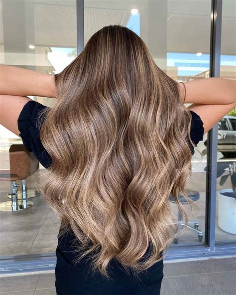 34 Light Brown Hair Colors That Are Blowing Up in 2019