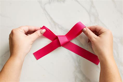 How to Make a Bow Out of Ribbon in 4 Easy Steps