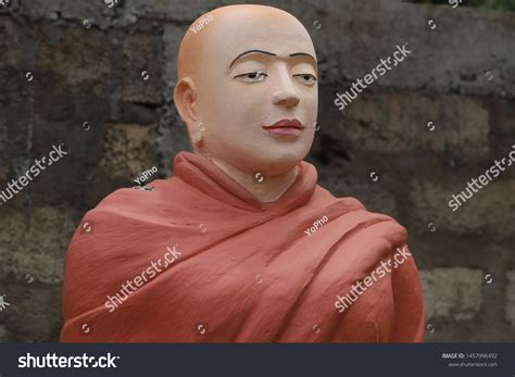 Buddhist Monks Bhikkhu Friar Praying Sculpture Stock Photo 1457996492 ...