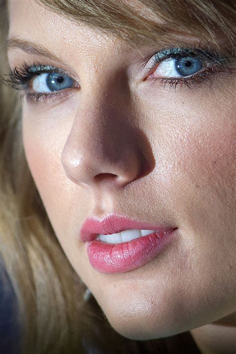 celebritycloseup | Taylor swift hot, Taylor swift pictures, Taylor swift