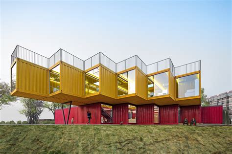 Container Stack Pavilion / People's Architecture | ArchDaily