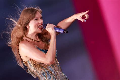 Taylor Swift Sets Spotify Milestone With 100 Million Monthly Listeners ...