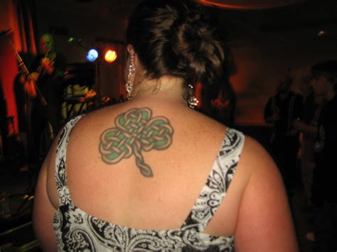 Irish Shamrock Tattoo | A woman in Ireland sports her Celtic… | Flickr