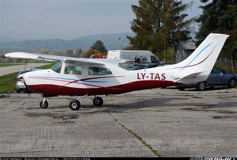 Cessna 210 - Untitled | Aviation Photo #4641979 | Airliners.net