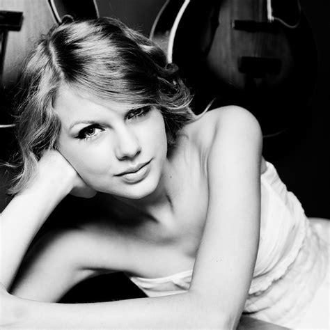 2048x2048 Resolution Taylor Swift black and white wallpaper Ipad Air Wallpaper - Wallpapers Den