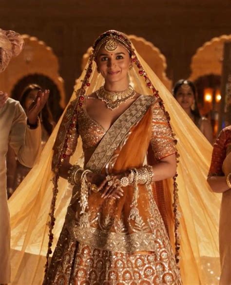 Alia Bhatt's Regal Bridal Look In Rocky Aur Rani Ki Prem Kahaani ...