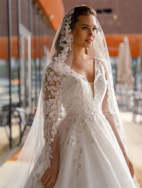 Lace Wedding Veil Magda, Ivory Mantilla Veil, Cathedral Veil , Lace Veil, Floor Length Veil ...