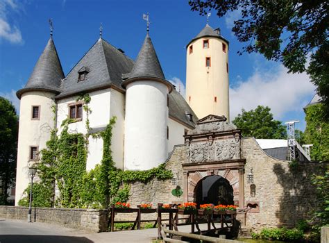 Rittersdorf Castle, Germany jigsaw puzzle in Castles puzzles on TheJigsawPuzzles.com