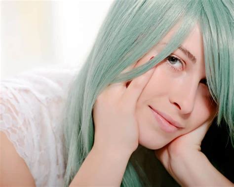 Mint Green Hair - How To Get The Fresh Minty Look.