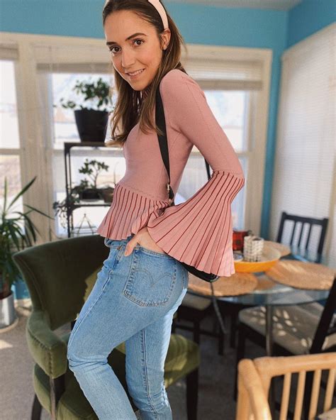 pink outfit with denim, jeans, legs picture | Vacation Outfit Ideas | Casual Outfits, pink denim ...