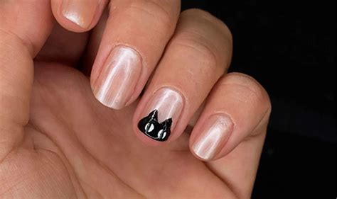 Glazed Cat Halloween Nail Art - OPI® UK