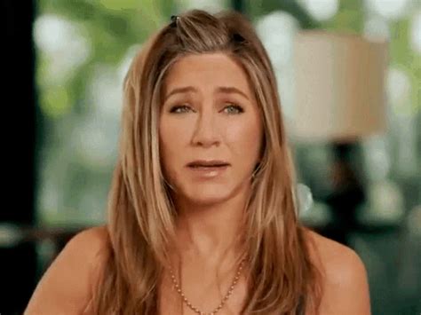 Jennifer Aniston GIF - Jennifer Aniston Laugh - Discover & Share GIFs