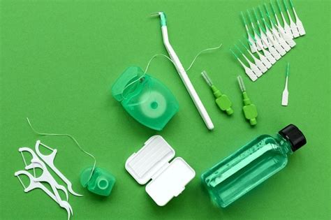 10 Flossing Mistakes Everyone Makes | Reader's Digest Canada