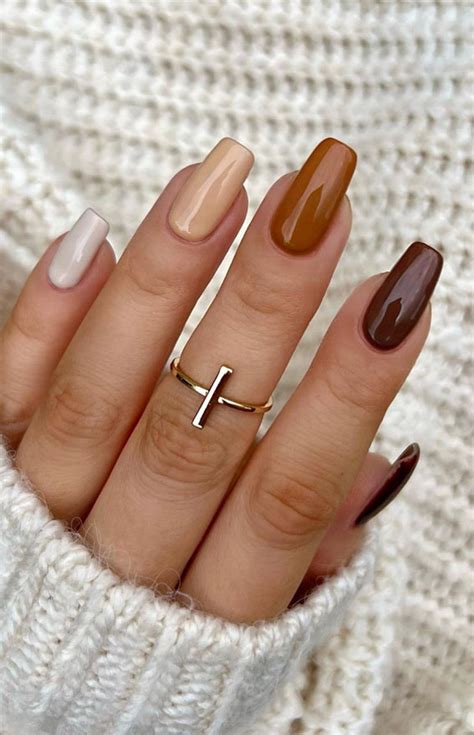 50 Trending Autumn Nail Colours & Designs : Gradient Brown Nails