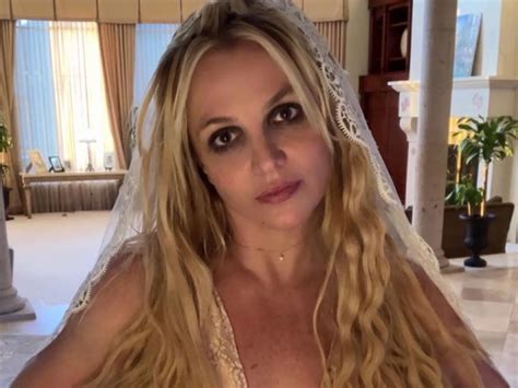 Britney Spears Left Instagram Over Trolls Saying She 'Looked Like an ...