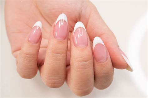 French Dip Nails | How to Apply A Dip Powder French Mani | DipWell