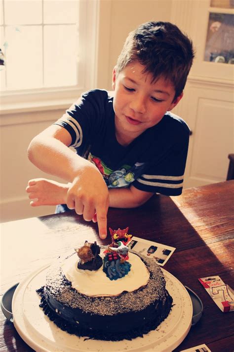 sassafras: skylander giant cake :: cake decorating