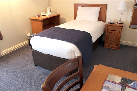 Single Hotel Room Leeds | Budget Room | Discovery Inn Leeds