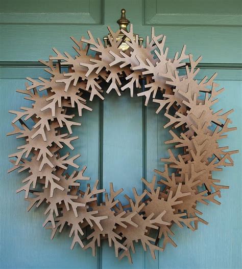 Snowflake Cardboard Wreath | Wreaths, Paper flower garlands, Festive wreath