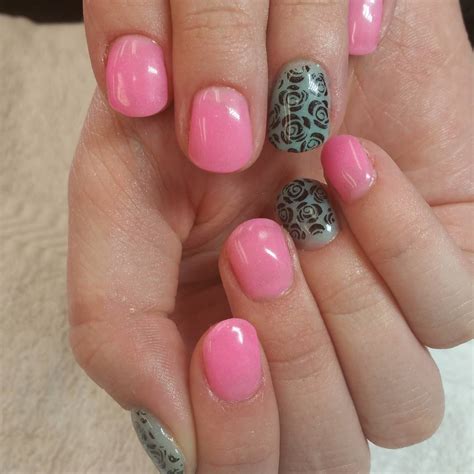 Summer Nails Ideas : From seashells to palm trees and pretty flowers ...