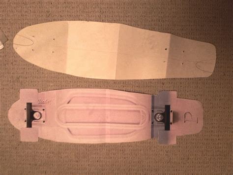 How to Make an Old Skateboard Into a Mini Cruiser (spray Paint Style) : 10 Steps (with Pictures ...
