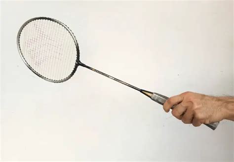 Badminton Grip Guide: How Do You Grip a Badminton Racket?