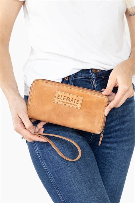 Zipper Wallet – Elevate